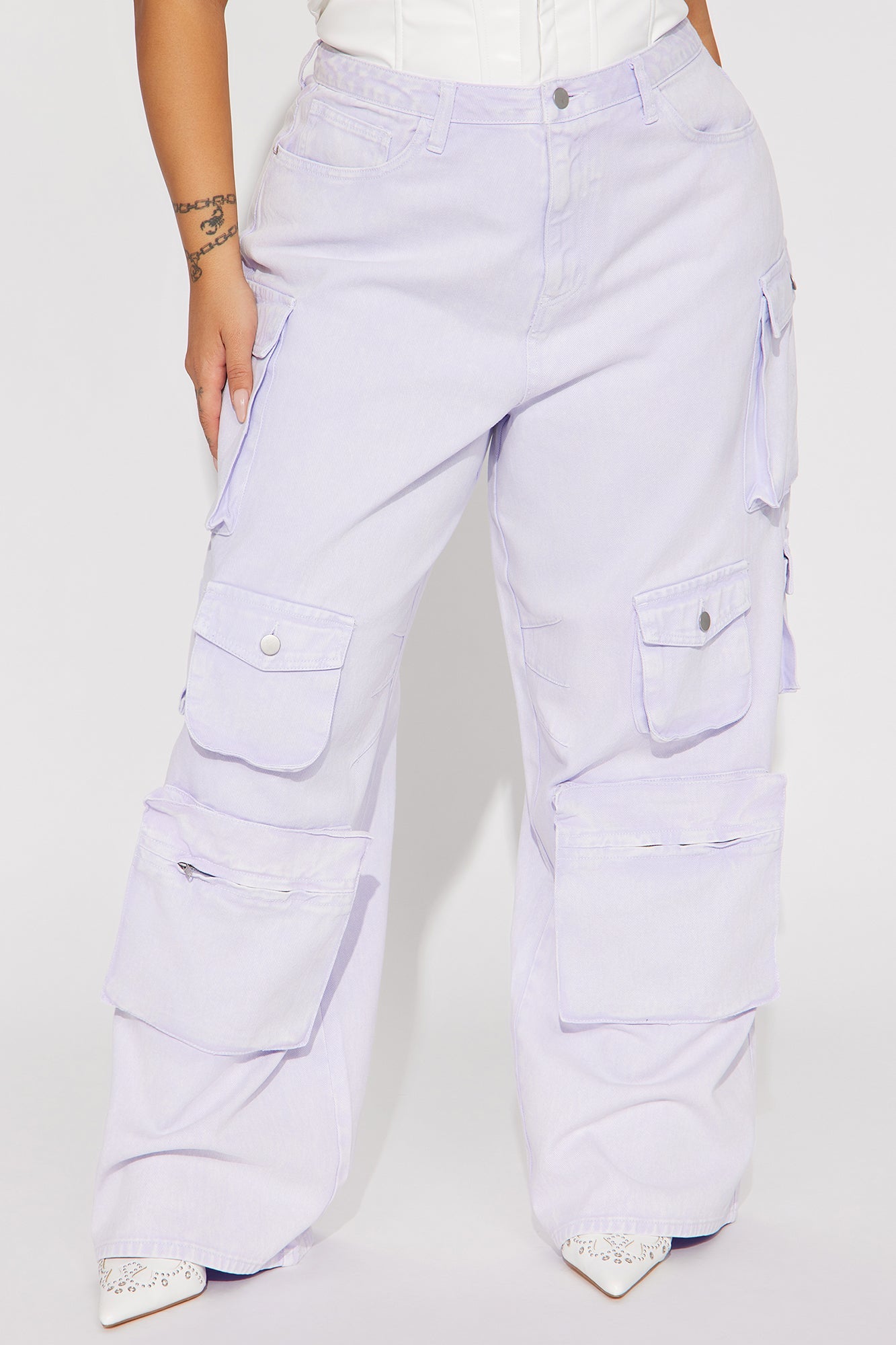 https://cdn.shopify.com/s/files/1/0293/9277/files/05-11-23Studio4_CXB_AC_11-59-06_17_DT14_Lavender_P_17270_PLUS_PXF.jpg?v=1684274309