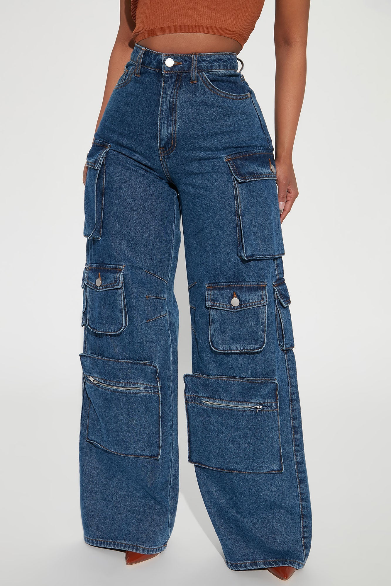 https://cdn.shopify.com/s/files/1/0293/9277/products/12-16-22Studio2_RM_RL_14-40-15_50_DT14_MediumBlueWash_3893_JB.jpg?v=1674760277